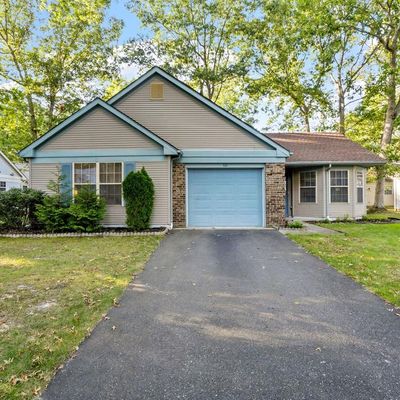 521 Petunia Ln N, Whiting, NJ 08759