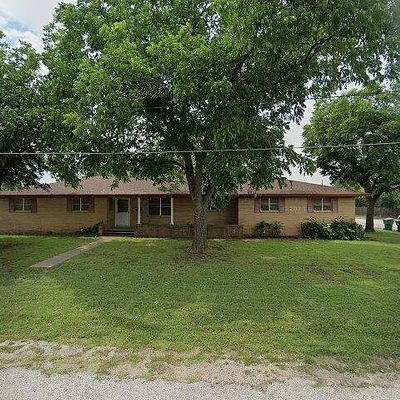 613 N Graham St, Henrietta, TX 76365