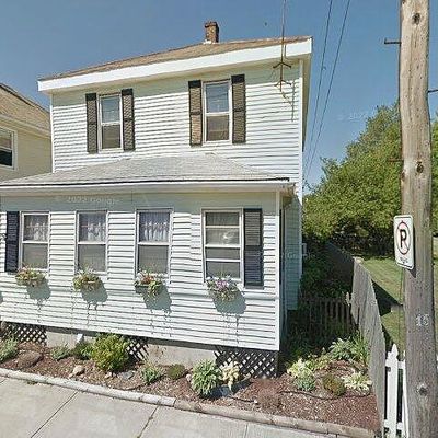 62 Hall Ave, Newport, RI 02840