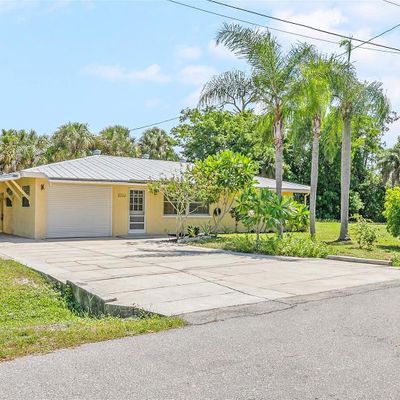 6243 Carlton Ave, Sarasota, FL 34231