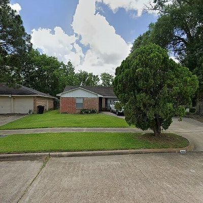 6423 Tiffany Dr, Houston, TX 77085