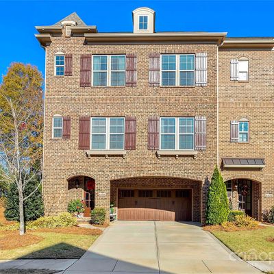 6436 Fairway Row Ln, Charlotte, NC 28277