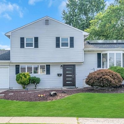 65 Erik Dr, Fords, NJ 08863