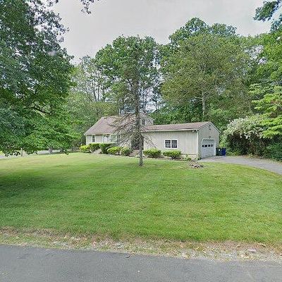 658 Winnepoge Dr, Fairfield, CT 06825