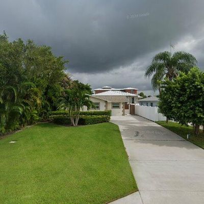 659 96 Th Ave N, Naples, FL 34108