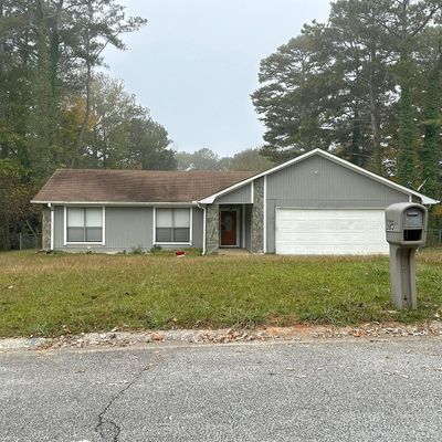 665 N Pointe Knoll Ct, Riverdale, GA 30274