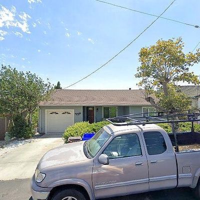 581 Summit Dr, Pinole, CA 94564