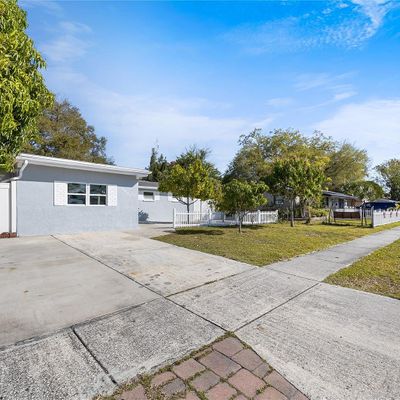 5837 92 Nd Ave N, Pinellas Park, FL 33782