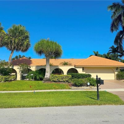 5884 Pinebrook Dr, Boca Raton, FL 33433