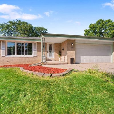 5959 Sycamore St, Greendale, WI 53129