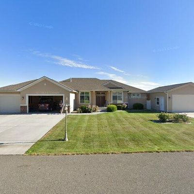 5990 Willowbend St, West Richland, WA 99353