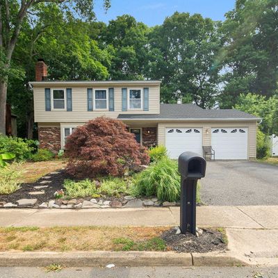 6 Hazelwood Ct, Howell, NJ 07731