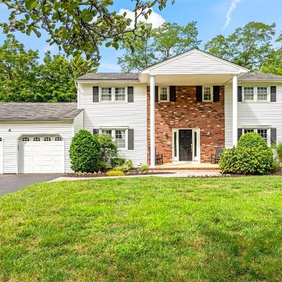 6 Lorraine Ct, East Brunswick, NJ 08816