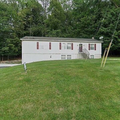 60 Ridge Rd, Bangor, PA 18013