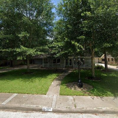 605 Kings Ct, Dickinson, TX 77539