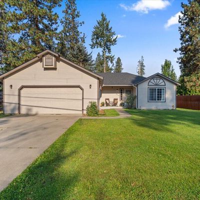 606 S Division St, Pinehurst, ID 83850