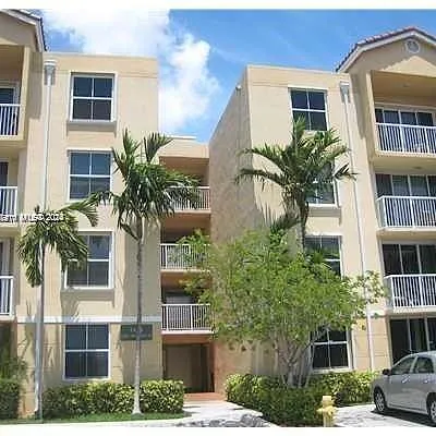 609 E Sheridan St #404, Dania Beach, FL 33004