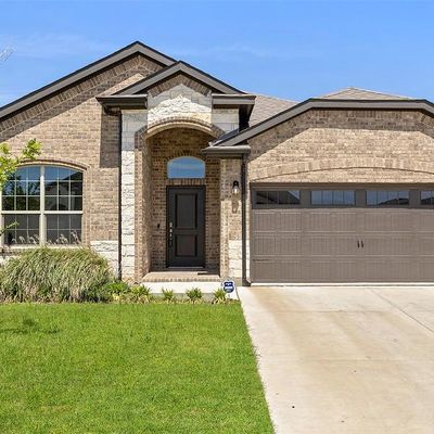 717 Indian Hawthorn Dr, Red Oak, TX 75154