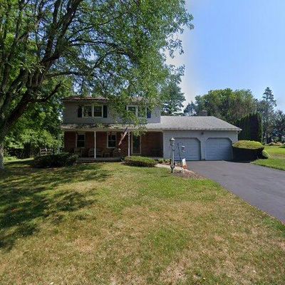 719 Redfern Ln, Bethlehem, PA 18017