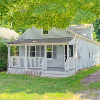 72 School St, Plainfield, CT 06374