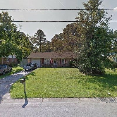 720 Dennis Rd, Jacksonville, NC 28546