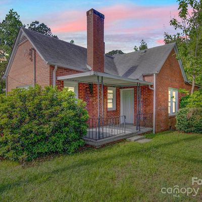 720 S Main St, Troy, NC 27371