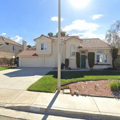 7212 Nightingale Ln, Lancaster, CA 93536