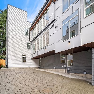 726 N Allen Place, Seattle, WA 98103