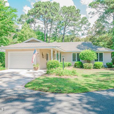 729 Fairway Dr E, Sunset Beach, NC 28468