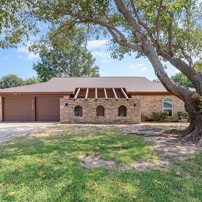 729 Toni Dr, Hurst, TX 76054