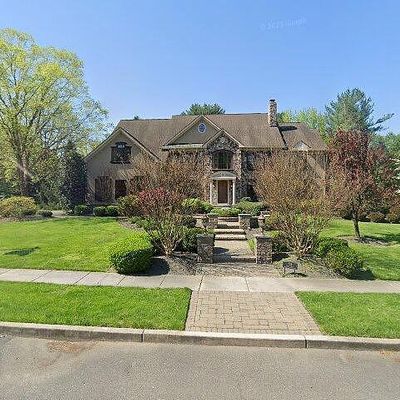 736 Jamie Dr, Moorestown, NJ 08057