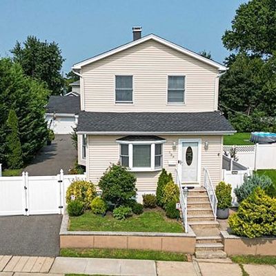 739 3 Rd St, Lyndhurst, NJ 07071