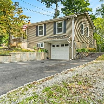 74 Greenhill Rd, Hamburg, NJ 07419