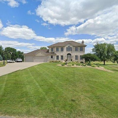 744 Theis Dr, Shakopee, MN 55379