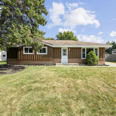 7451 Blackhawk Dr, Caledonia, WI 53402