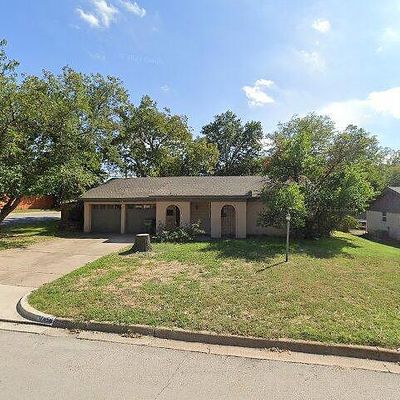 7456 S College Cir, North Richland Hills, TX 76180