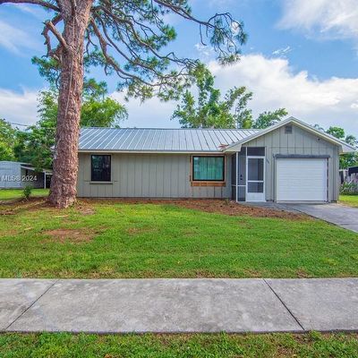 756 Ne Bernard St, Jensen Beach, FL 34957