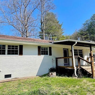 775 Middle Creek Rd, Cosby, TN 37722