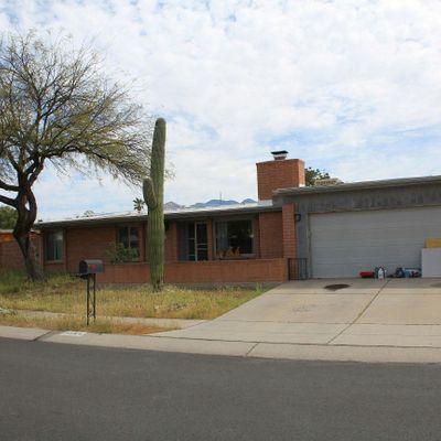 7784 N Casimir Pulaski Ave, Tucson, AZ 85741