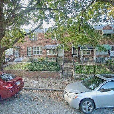 6753 Harley St, Philadelphia, PA 19142