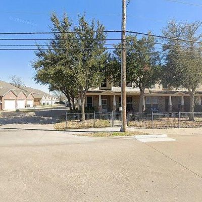 676 S Charles St, Lewisville, TX 75057