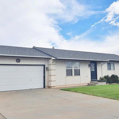 676 S Watermelon Dr, Pueblo, CO 81007