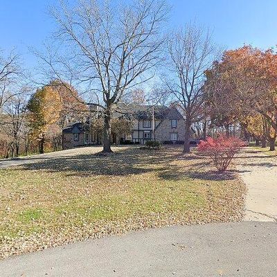 6807 Cedar Bnd, Parkville, MO 64152