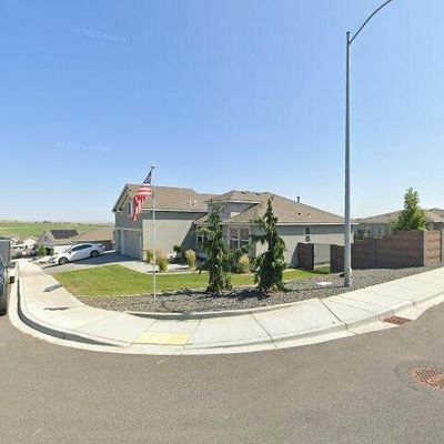 689 Titan Ave, West Richland, WA 99353