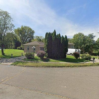 69 Aresco Dr, Middletown, CT 06457