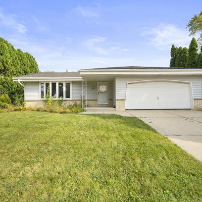 6900 Lindner Dr, Franklin, WI 53132