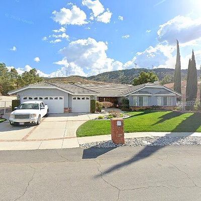 6902 Sycamore Ln, Palmdale, CA 93551