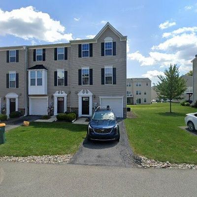 7 White Rose Ln, Easton, PA 18045