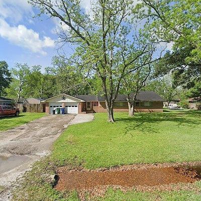 707 Maple St, Sweeny, TX 77480