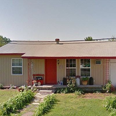 707 W 9th St, Kiowa, OK 74553